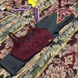 Her Universe Wonder Woman Athletic Capri Leggings